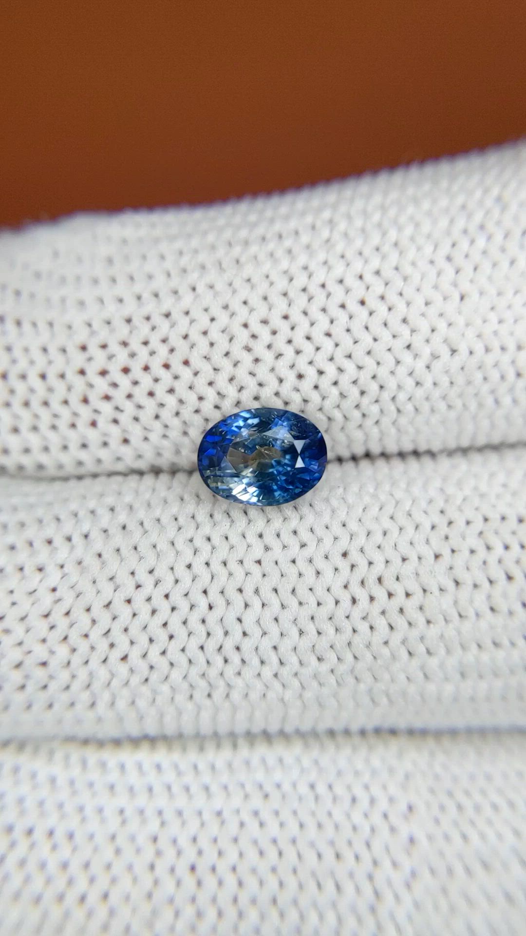 1.50 Ct. Bi Color / Parti Sapphire from Ceylon (Sri Lanka) Size Video