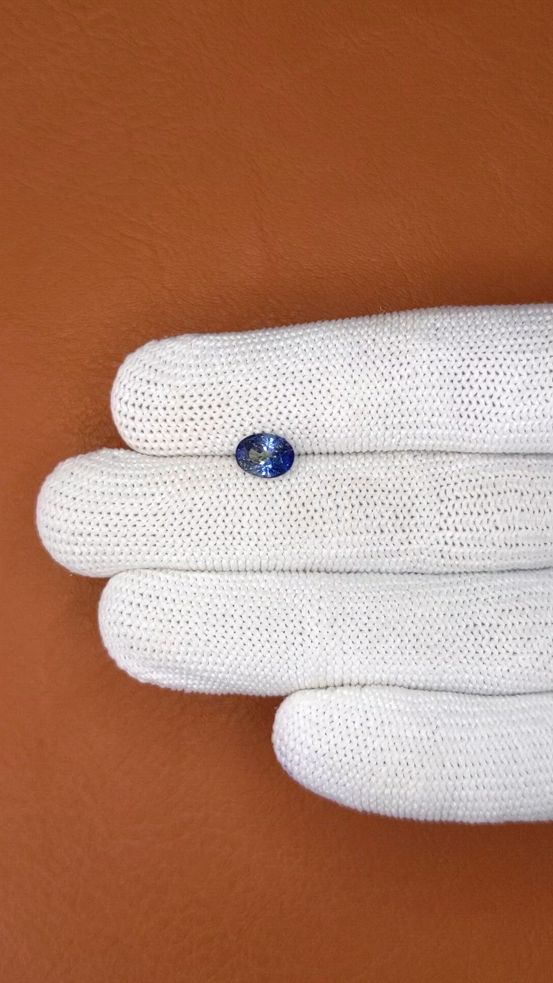 1.50 Ct. Bi Color / Parti Sapphire from Ceylon (Sri Lanka) Size Video