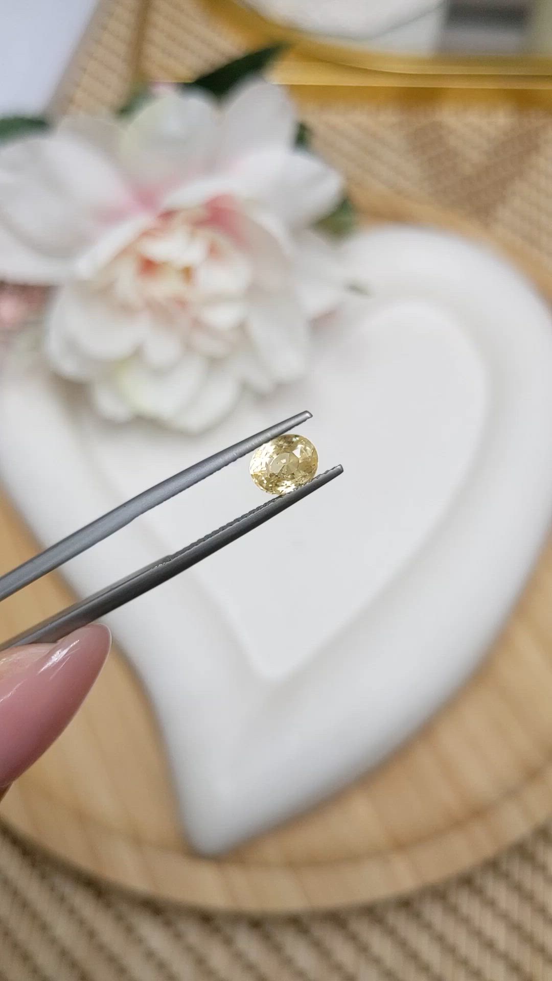1.32 Ct. Yellow Sapphire from Ceylon (Sri Lanka) Size Video