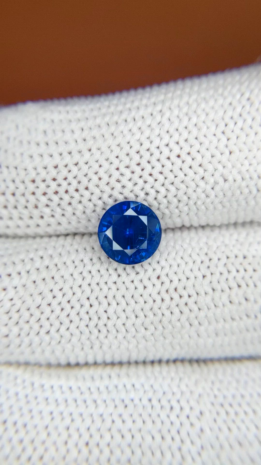 1.81 Ct. Blue Sapphire from Ceylon (Sri Lanka) Size Video