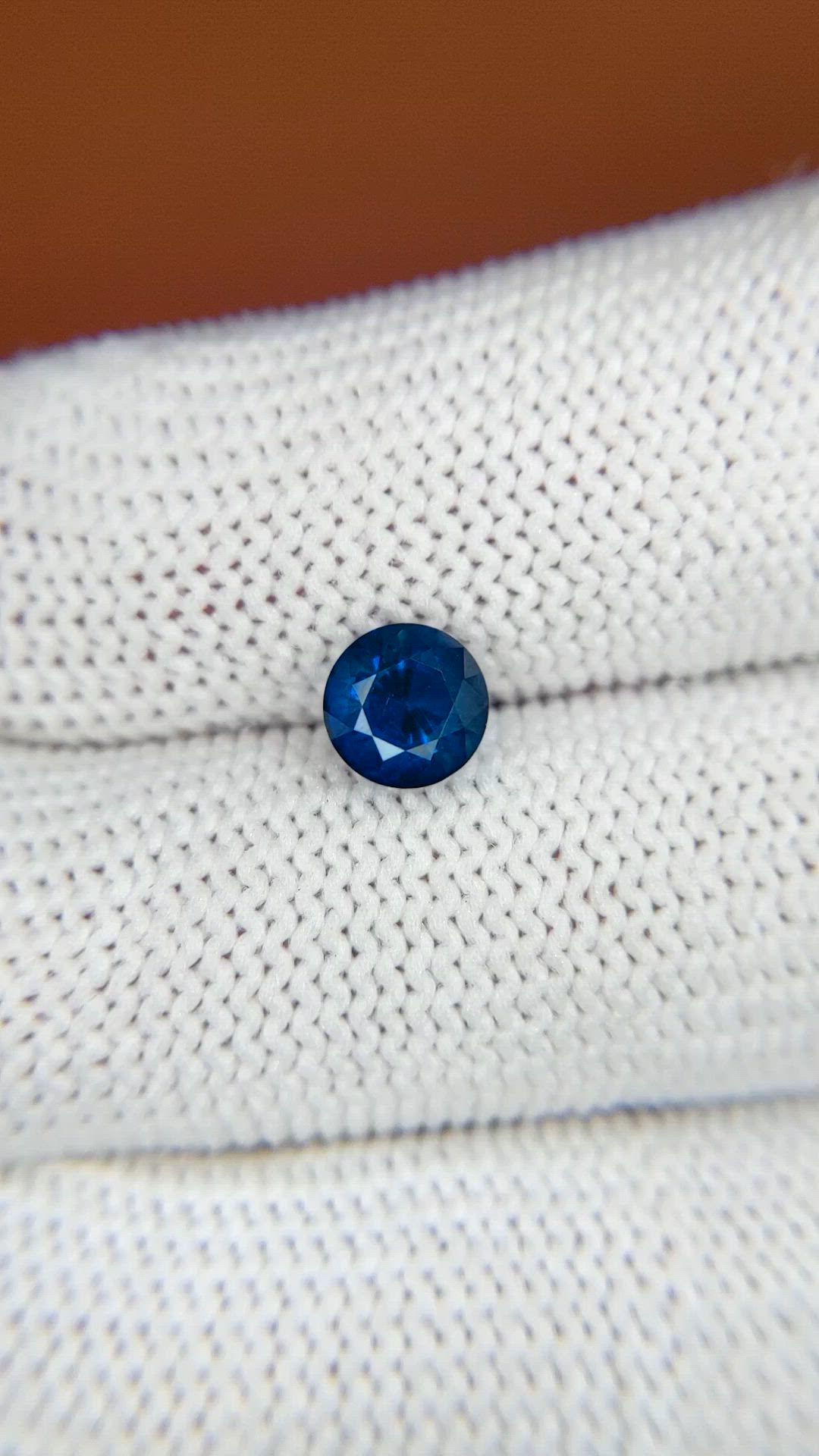 1.35 Ct. Blue Sapphire from Ceylon (Sri Lanka) Size Video