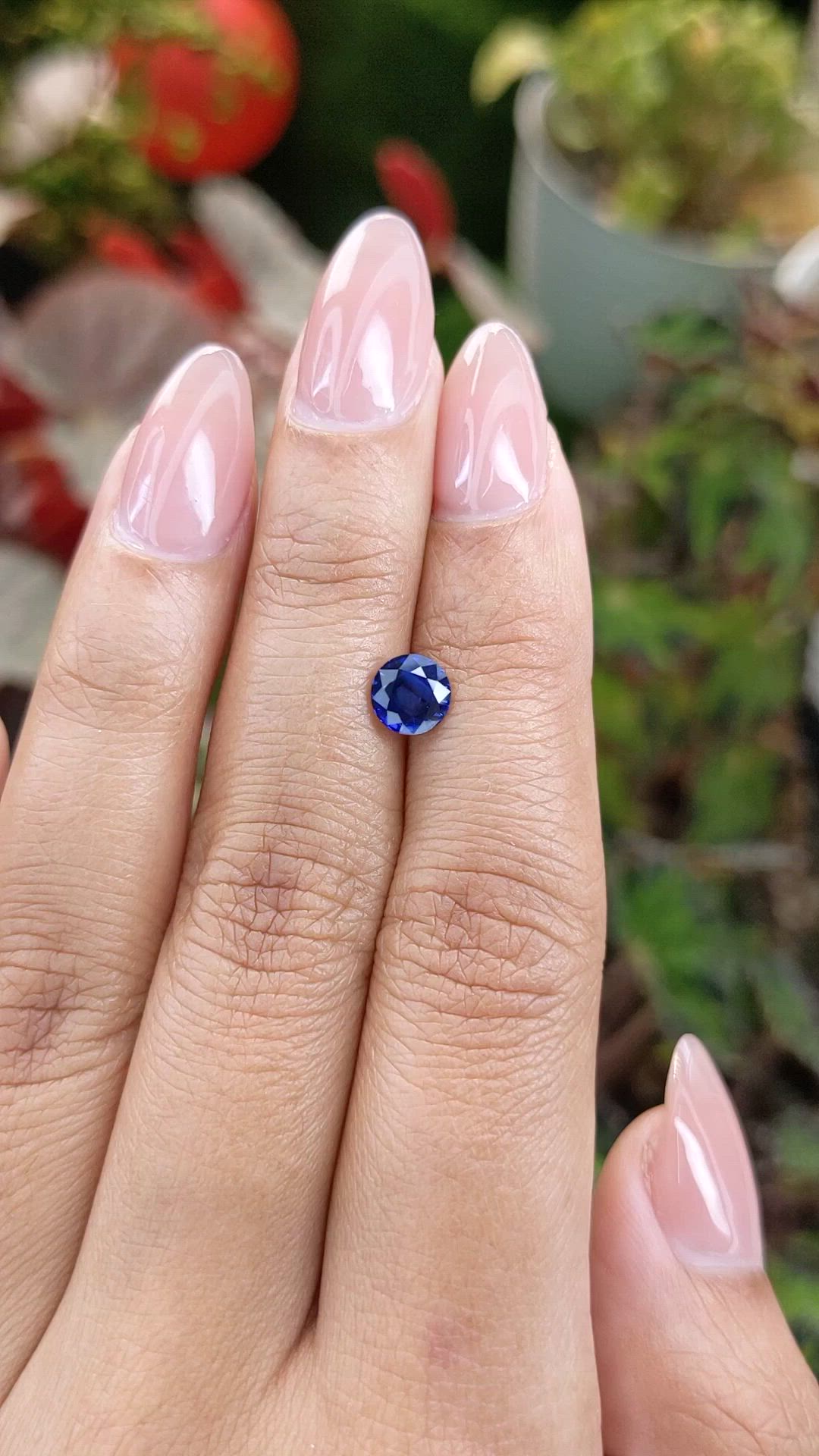 1.00 Ct. Blue Sapphire from Ceylon (Sri Lanka) Size Video