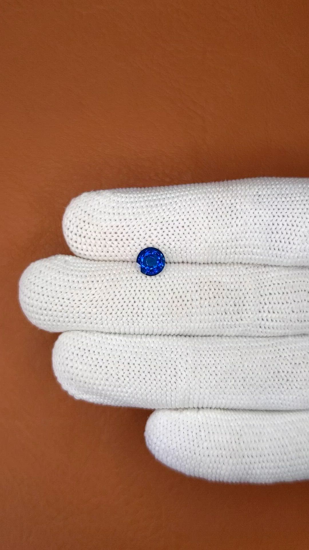 1.00 Ct. Blue Sapphire from Ceylon (Sri Lanka) Size Video