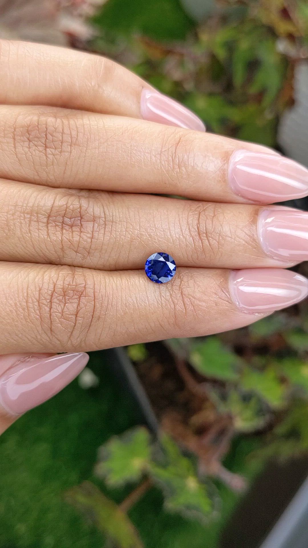 1.00 Ct. Blue Sapphire from Ceylon (Sri Lanka) Size Video