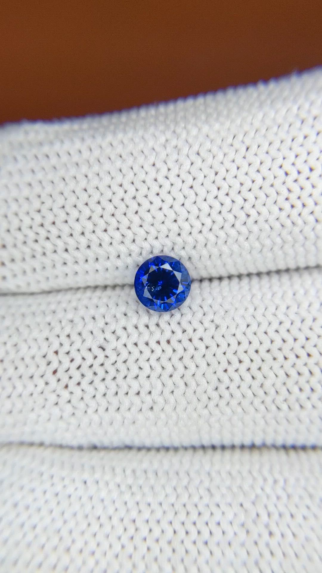 0.75 Ct. Blue Sapphire from Ceylon (Sri Lanka) Size Video