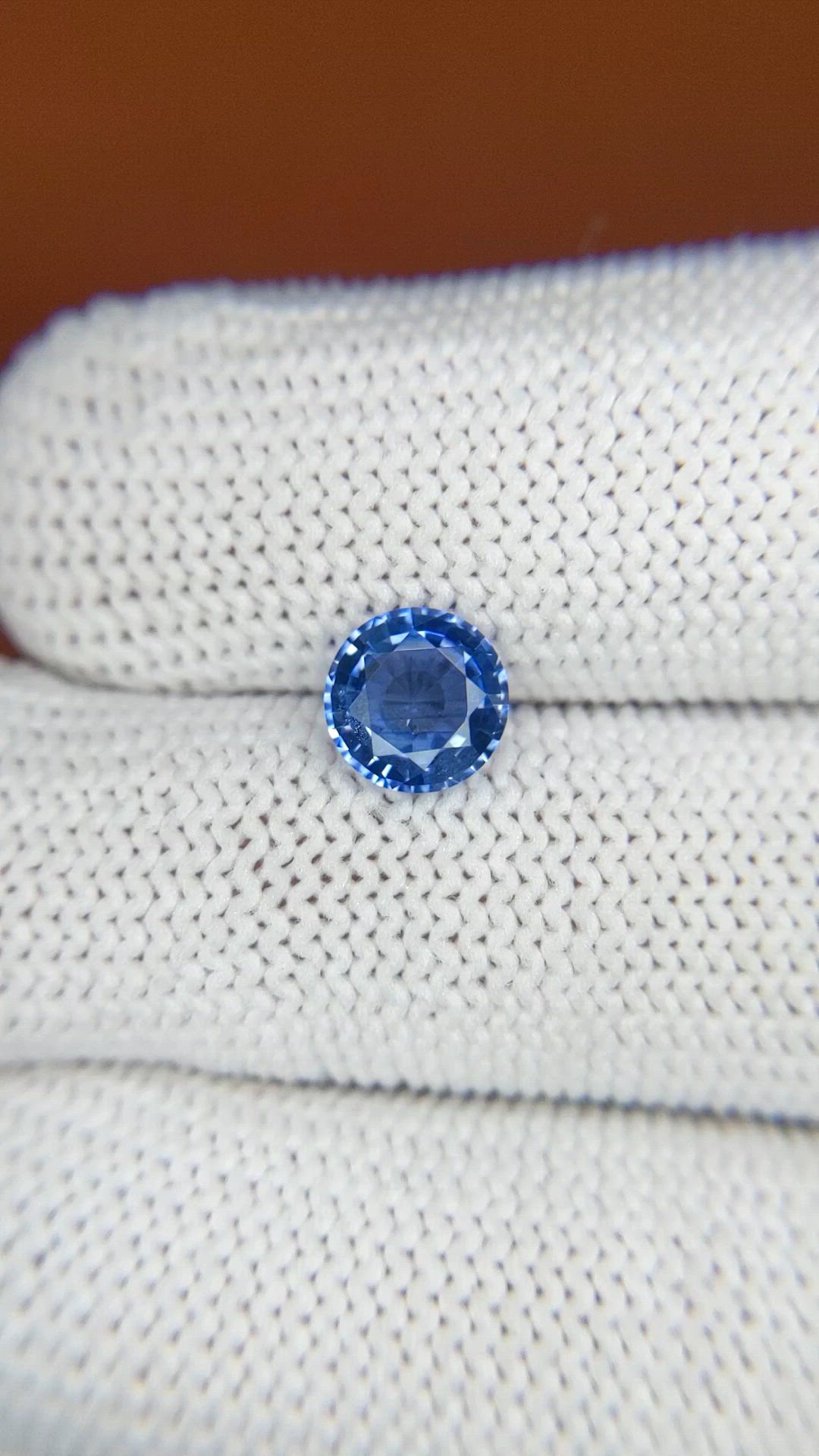 1.25 Ct. Blue Sapphire from Ceylon (Sri Lanka) Size Video