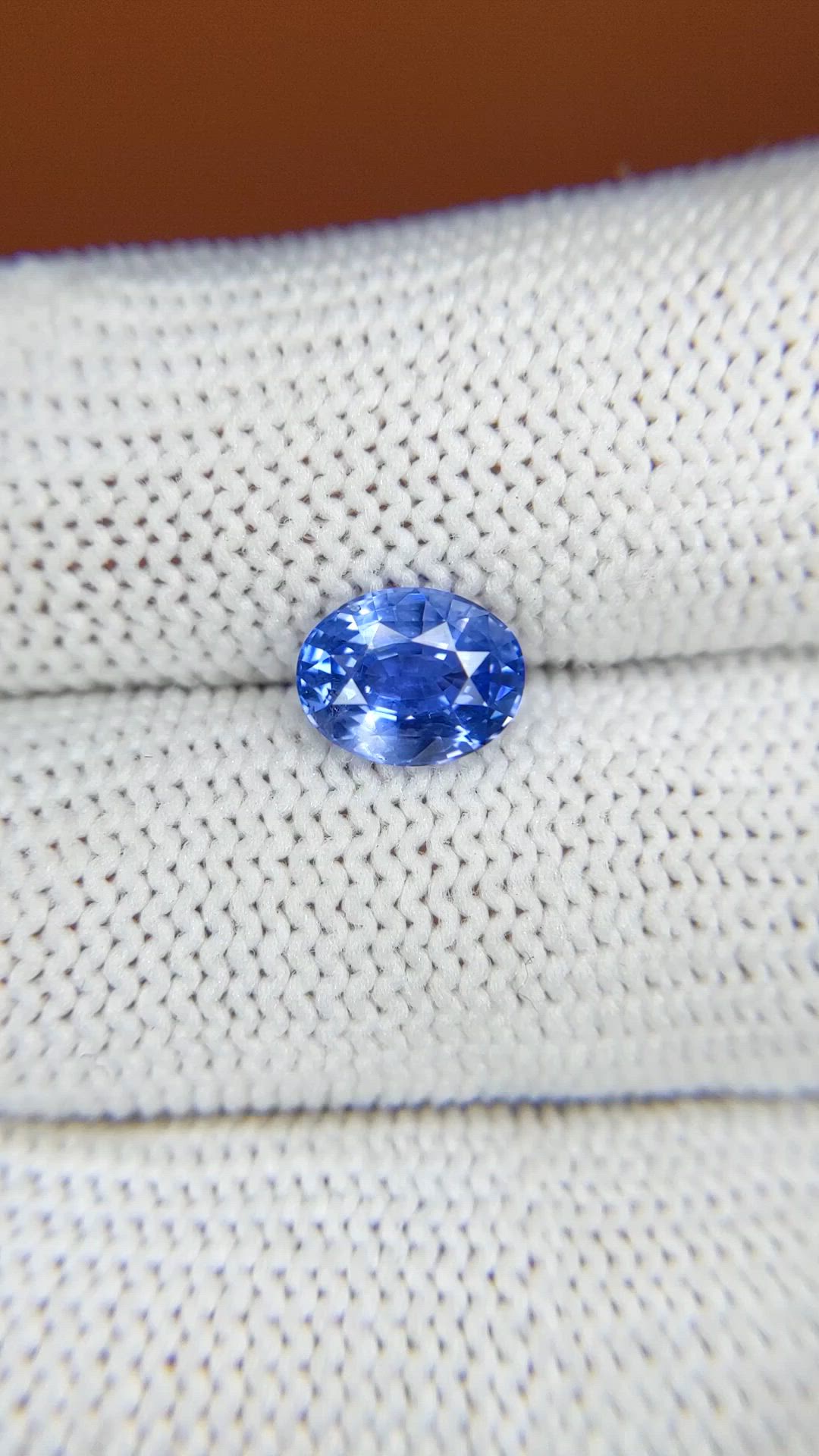 1.76 Ct. Blue Sapphire from Ceylon (Sri Lanka) Size Video