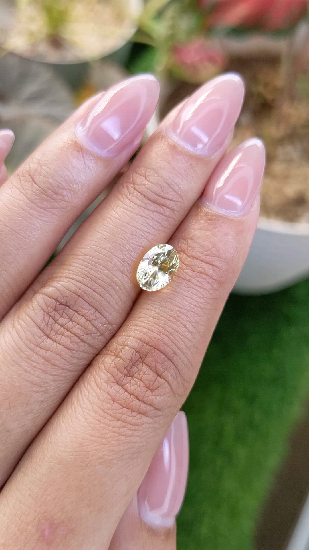 2.37 Ct. Yellow Sapphire from Ceylon (Sri Lanka) Size Video