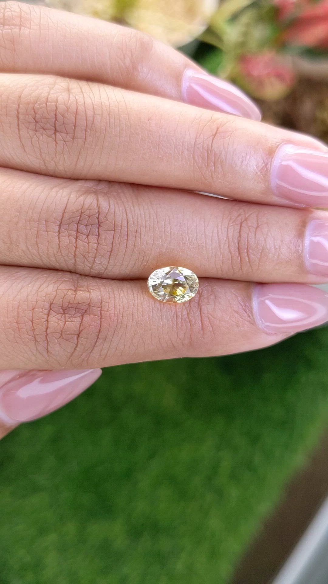 2.37 Ct. Yellow Sapphire from Ceylon (Sri Lanka) Size Video