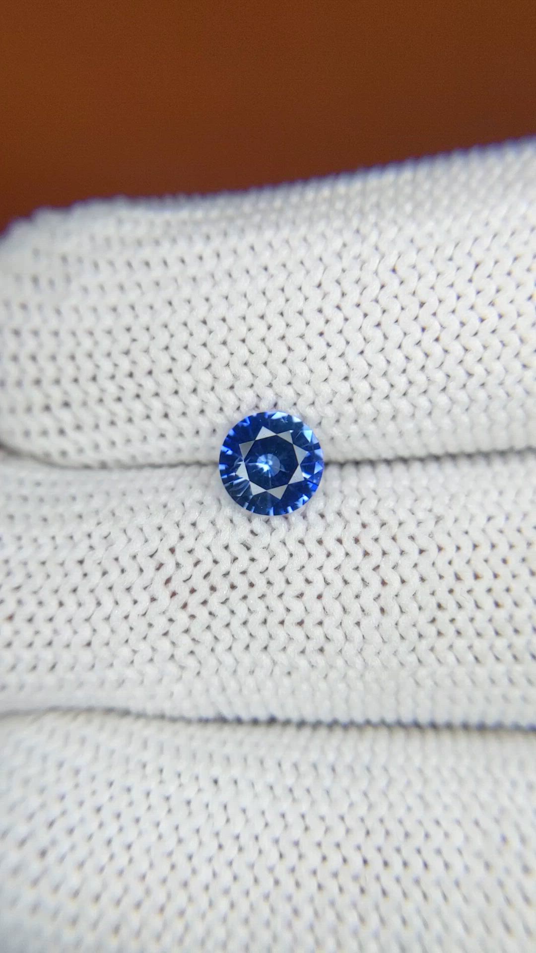 0.83 Ct. Blue Sapphire from Ceylon (Sri Lanka) Size Video