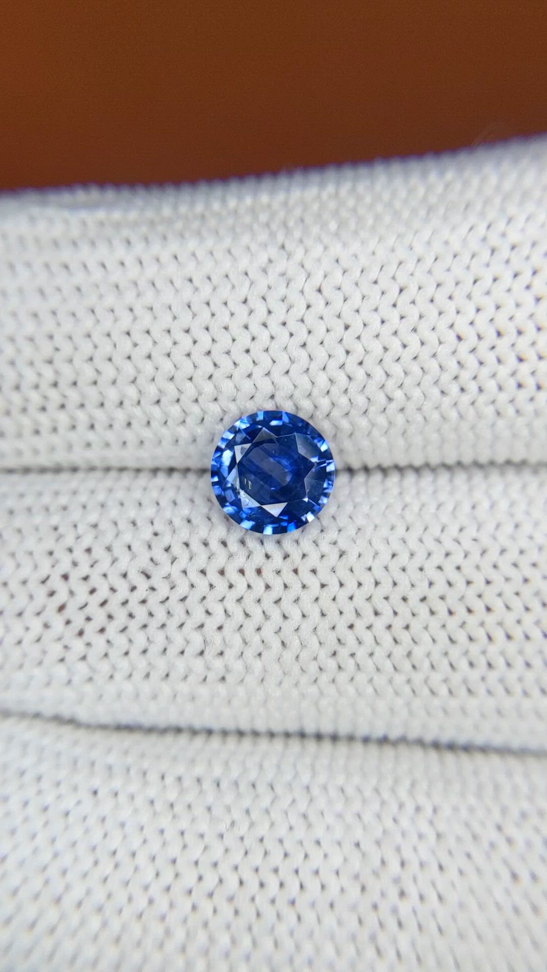 1.35 Ct. Blue Sapphire from Ceylon (Sri Lanka) Size Video