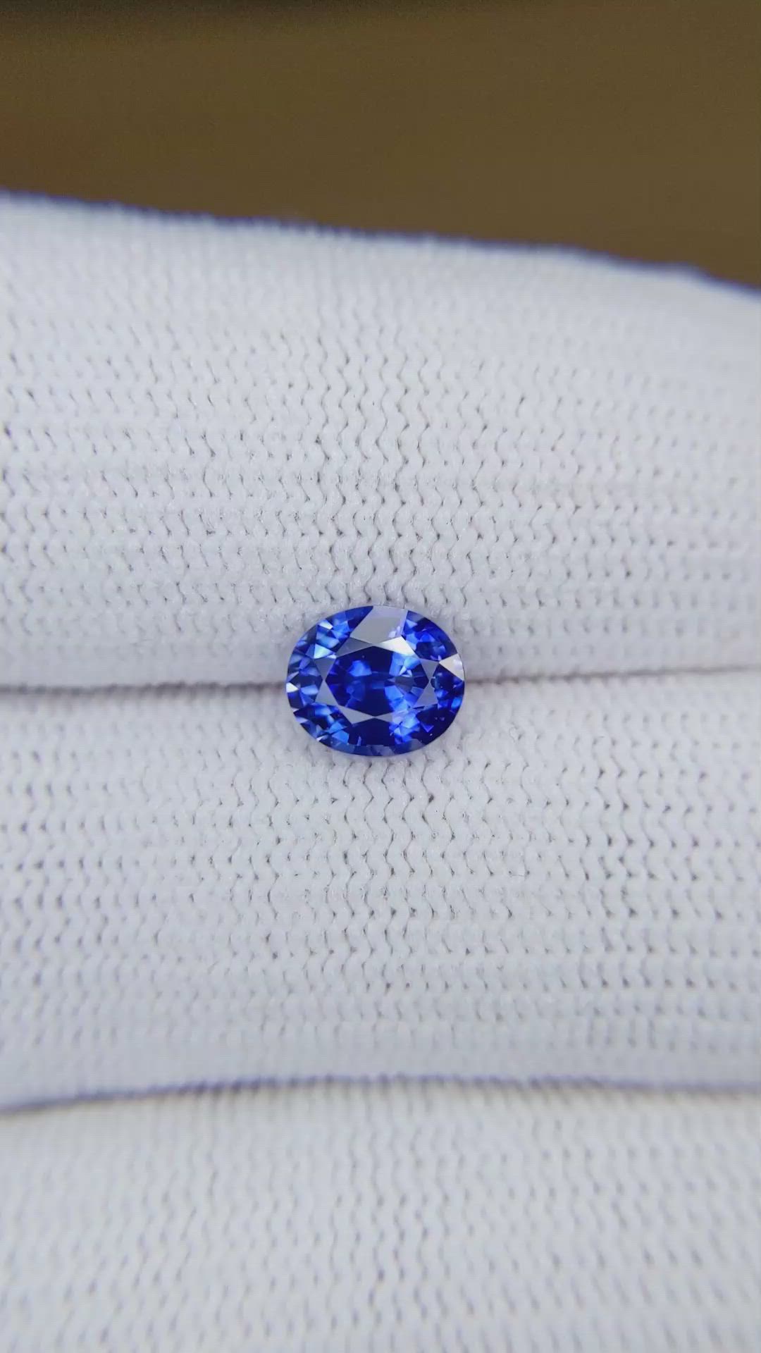 1.36 Ct. Blue Sapphire from Ceylon (Sri Lanka) Size Video