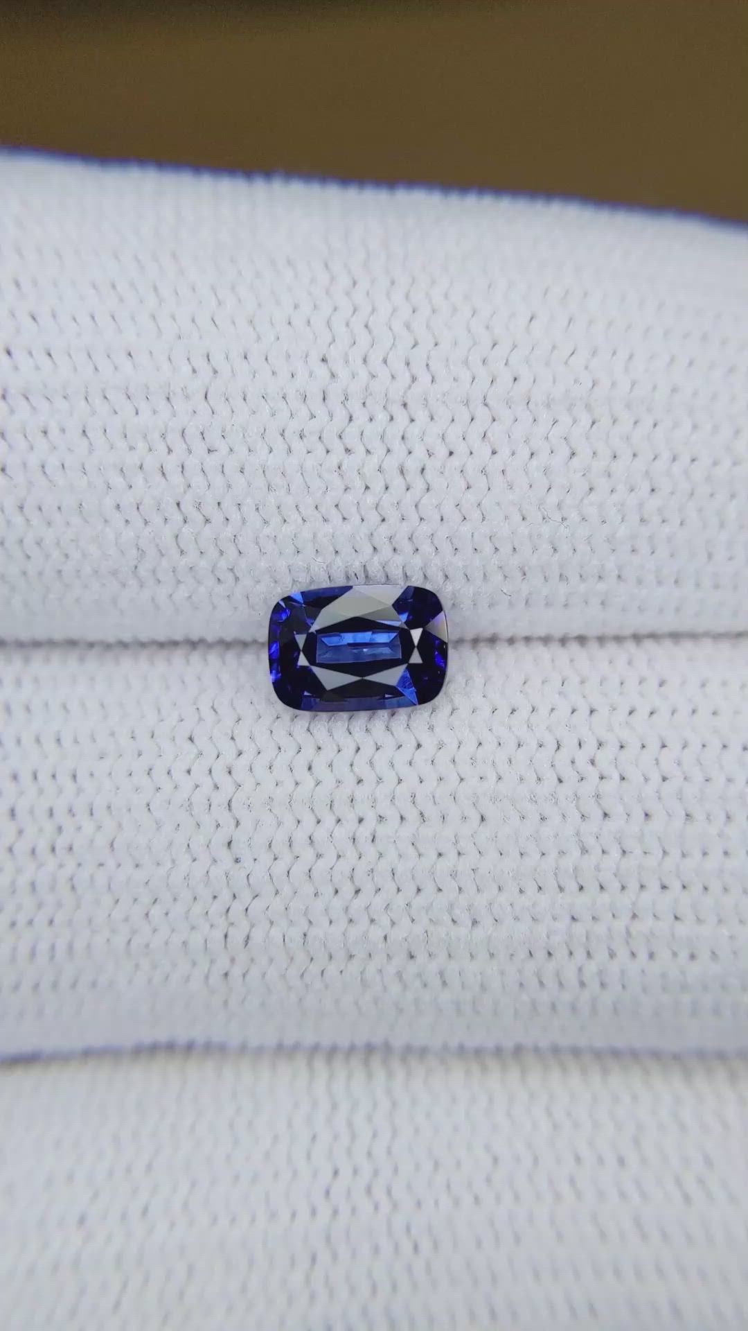 1.14 Ct. Blue Sapphire from Ceylon (Sri Lanka) Size Video