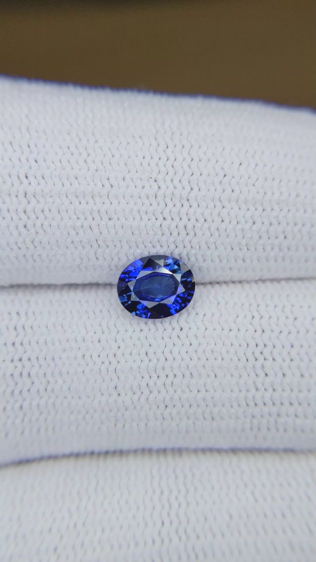 1.13 Ct. Blue Sapphire from Ceylon (Sri Lanka) Size Video