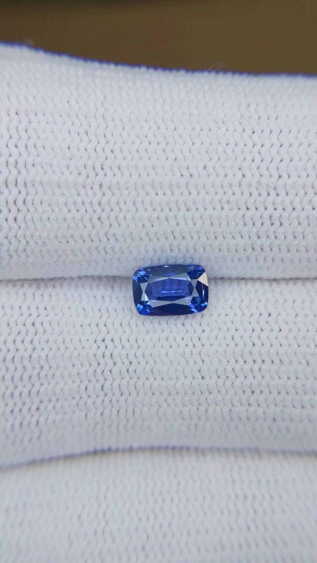 0.93 Ct. Blue Sapphire from Ceylon (Sri Lanka) Size Video
