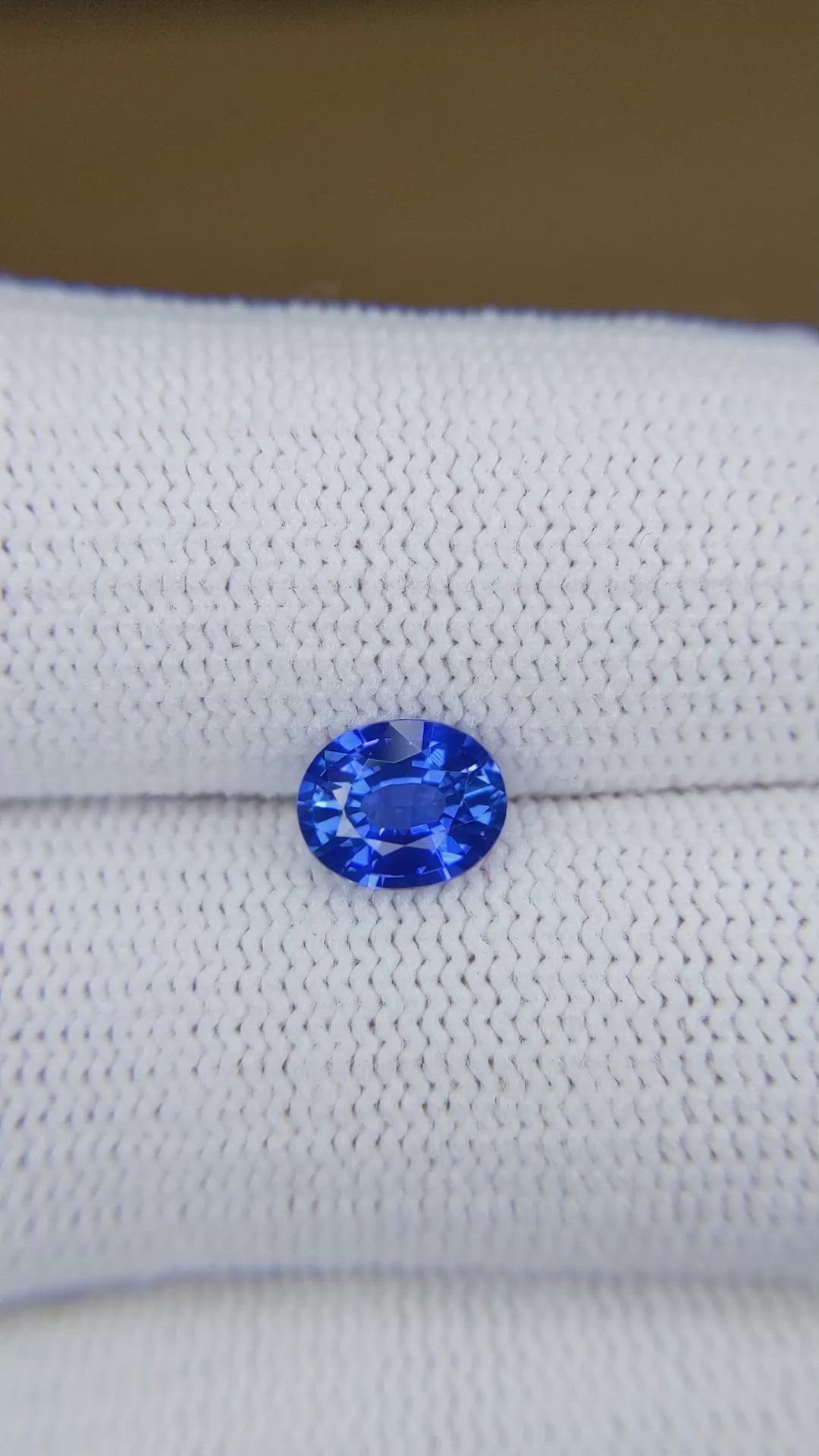 1.27 Ct. Blue Sapphire from Ceylon (Sri Lanka) Size Video