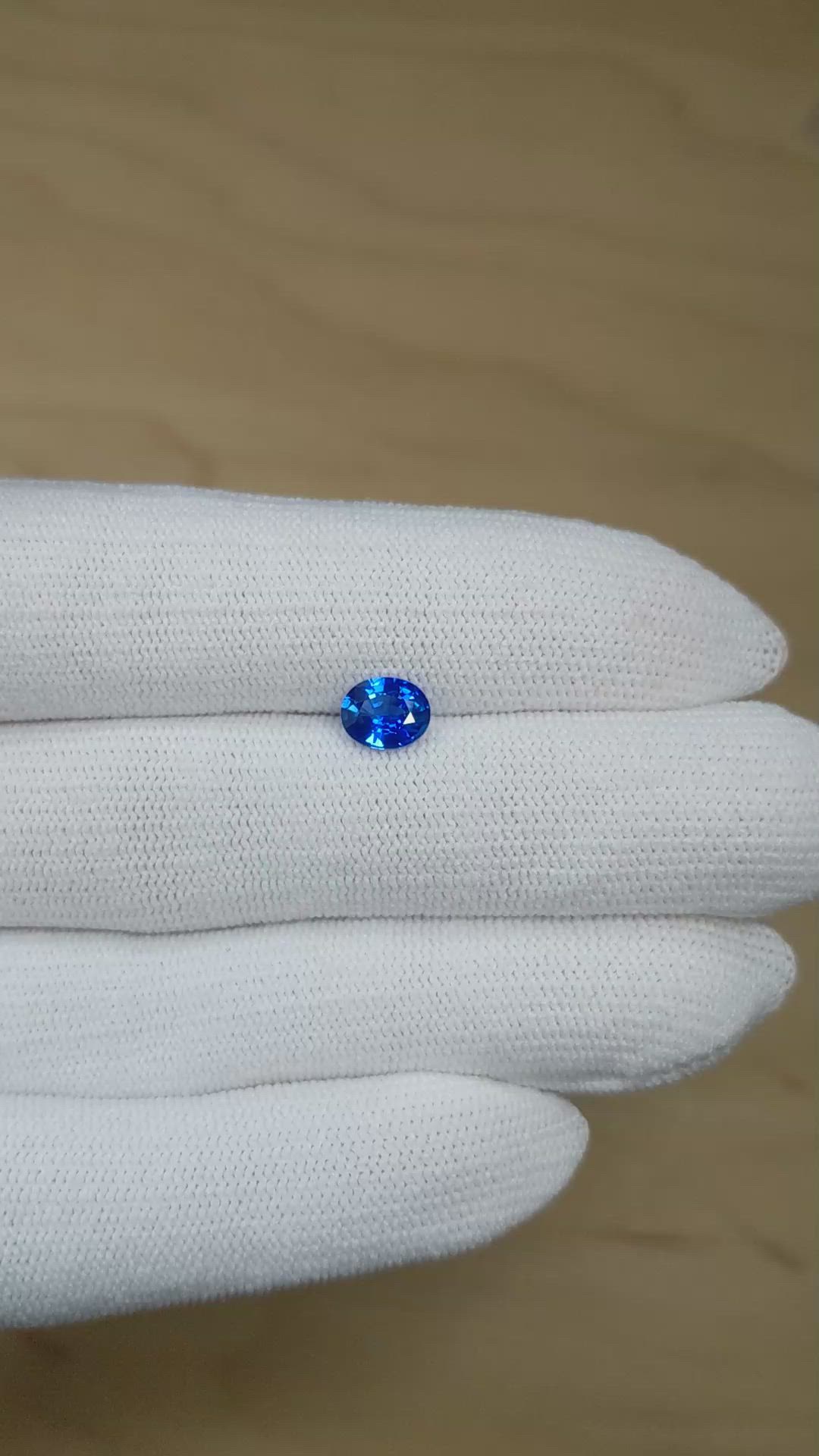 1.27 Ct. Blue Sapphire from Ceylon (Sri Lanka) Size Video