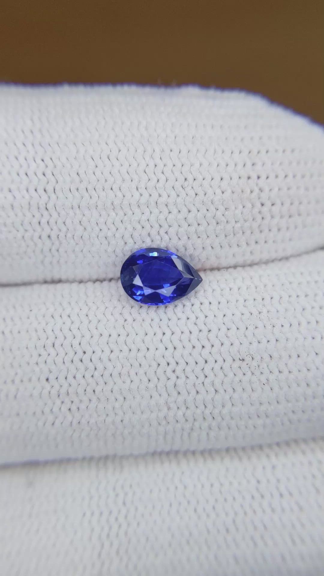 0.90 Ct. Blue Sapphire from Ceylon (Sri Lanka) Size Video