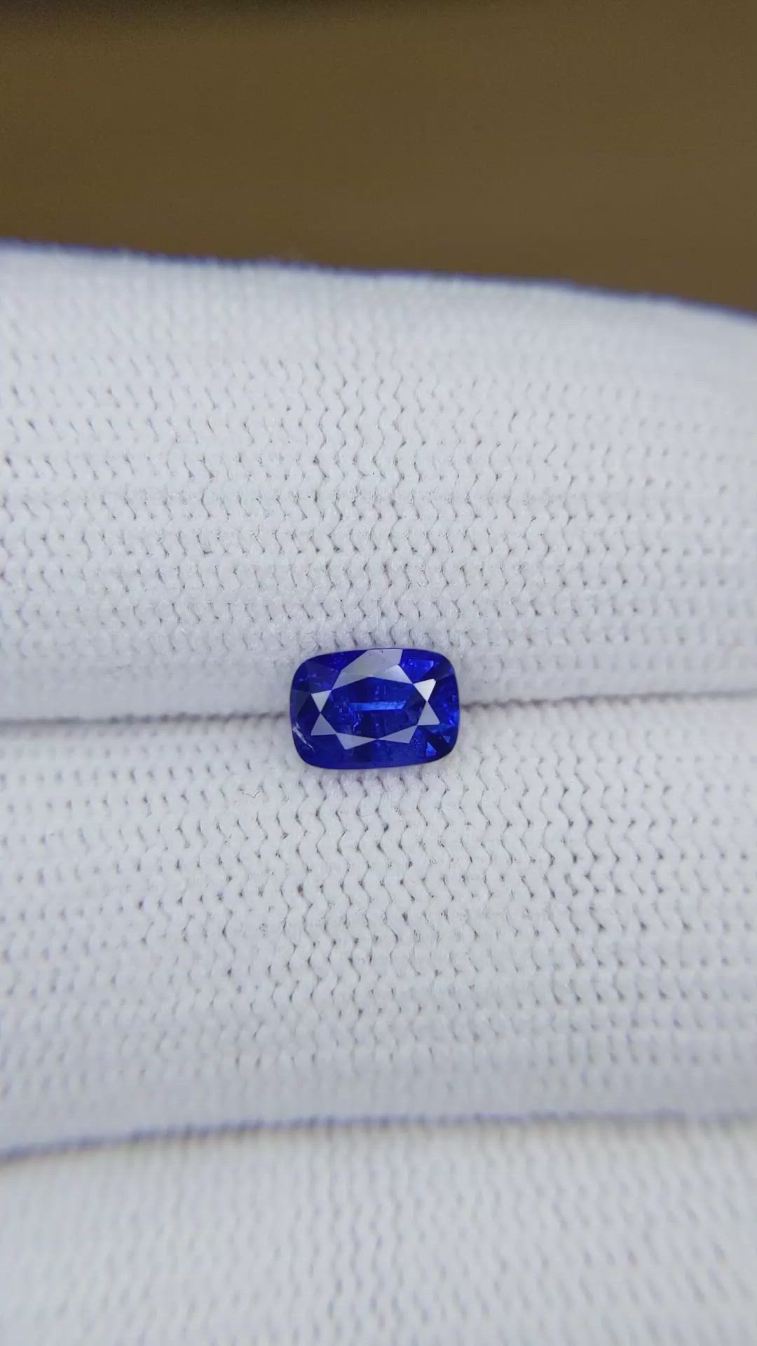 0.97 Ct. Blue Sapphire from Ceylon (Sri Lanka) Size Video
