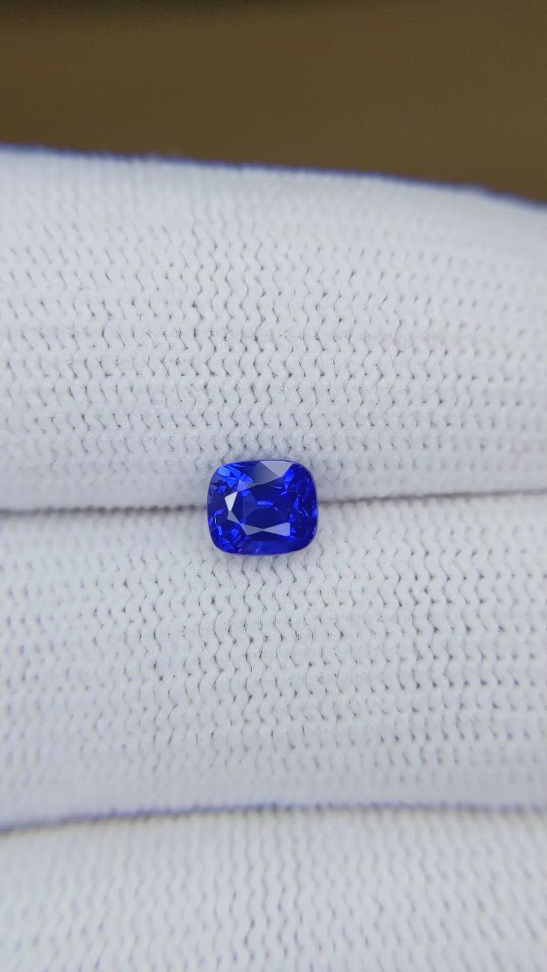 0.96 Ct. Blue Sapphire from Ceylon (Sri Lanka) Size Video