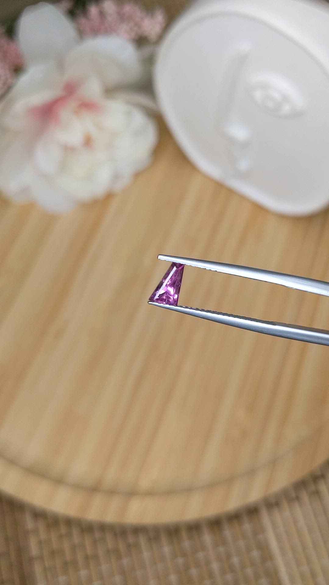 0.67 Ct. Purplish Pink Sapphire from Ceylon (Sri Lanka) Size Video