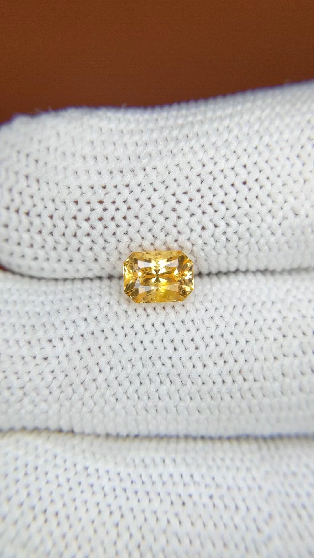 1.27 Ct. Yellow Sapphire from Ceylon (Sri Lanka) Size Video