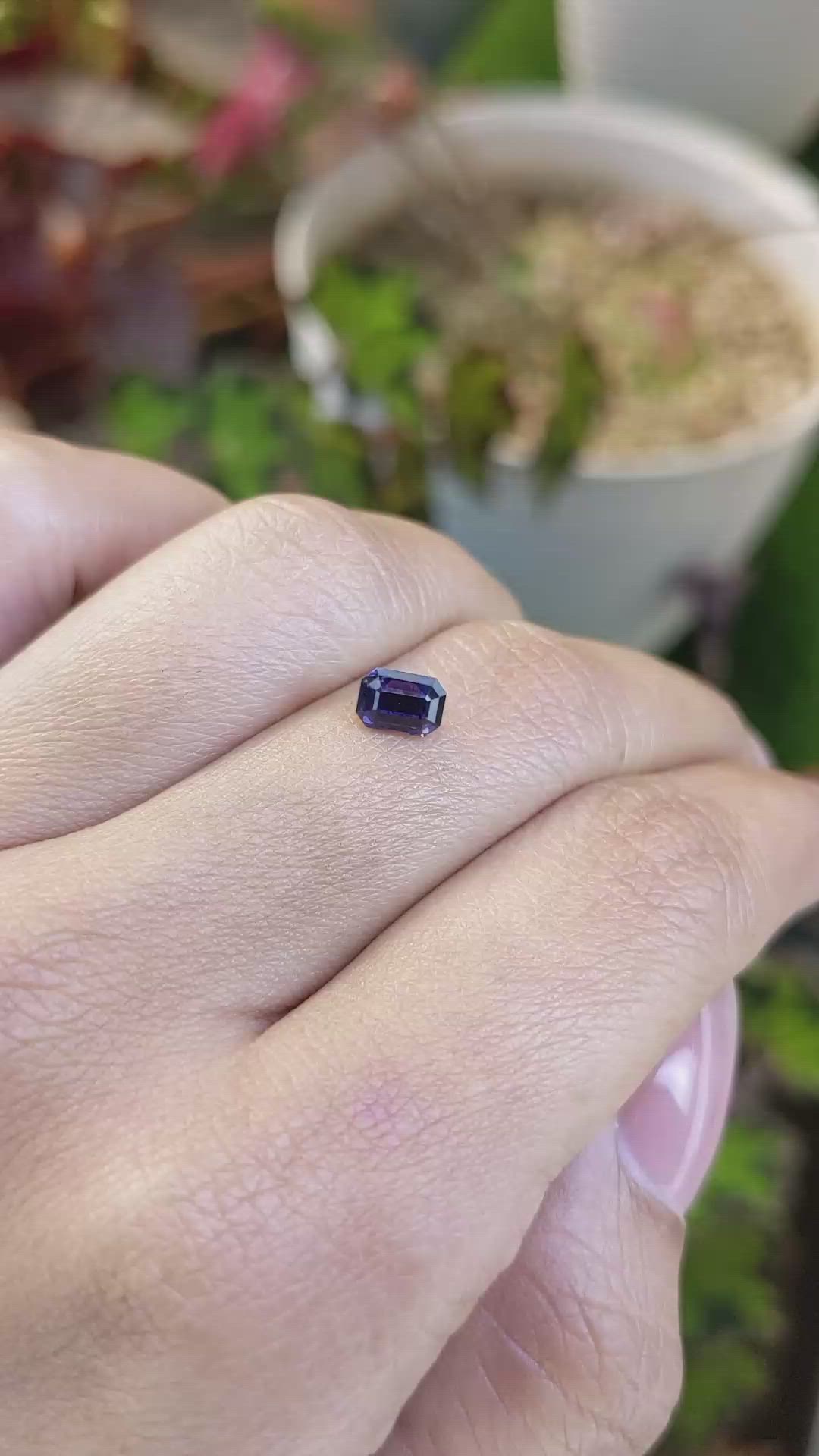 0.98 Ct. Purplish Blue Sapphire from Ceylon (Sri Lanka) Size Video