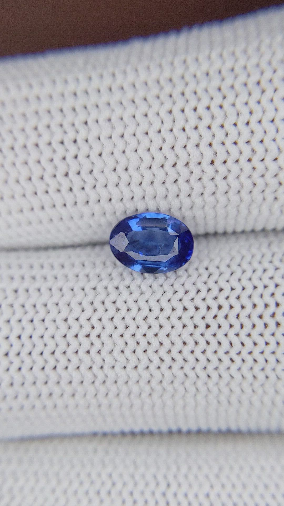 0.91 Ct. Blue Sapphire from Ceylon (Sri Lanka) Size Video