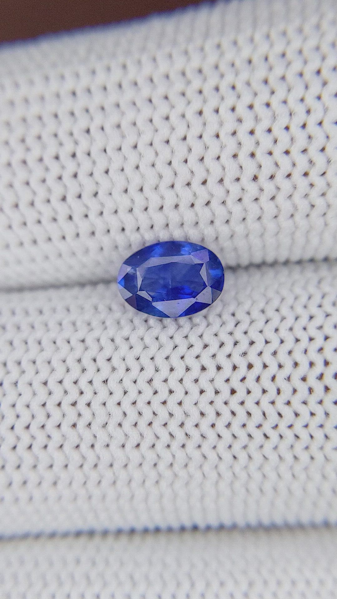 0.89 Ct. Blue Sapphire from Ceylon (Sri Lanka) Size Video