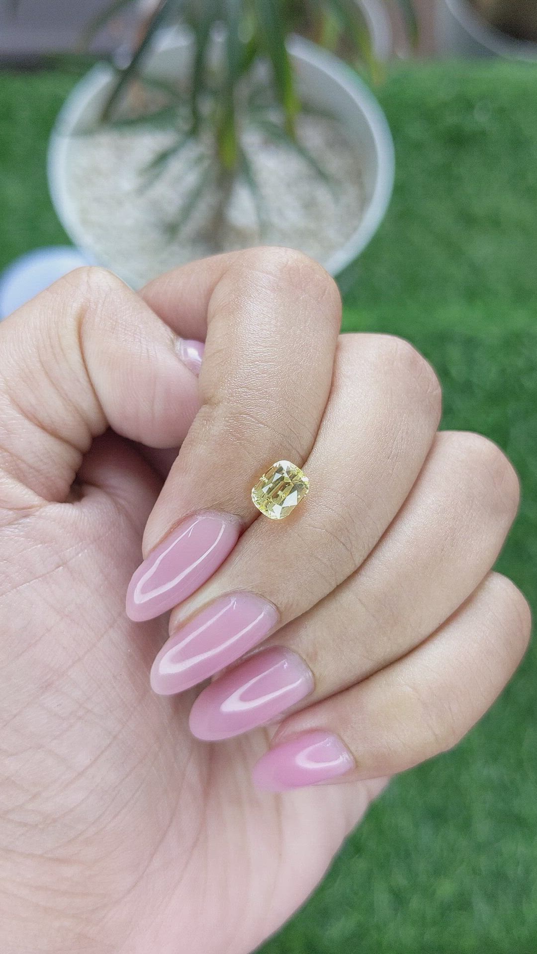 1.51 Ct. Yellow Sapphire from Ceylon (Sri Lanka) Size Video