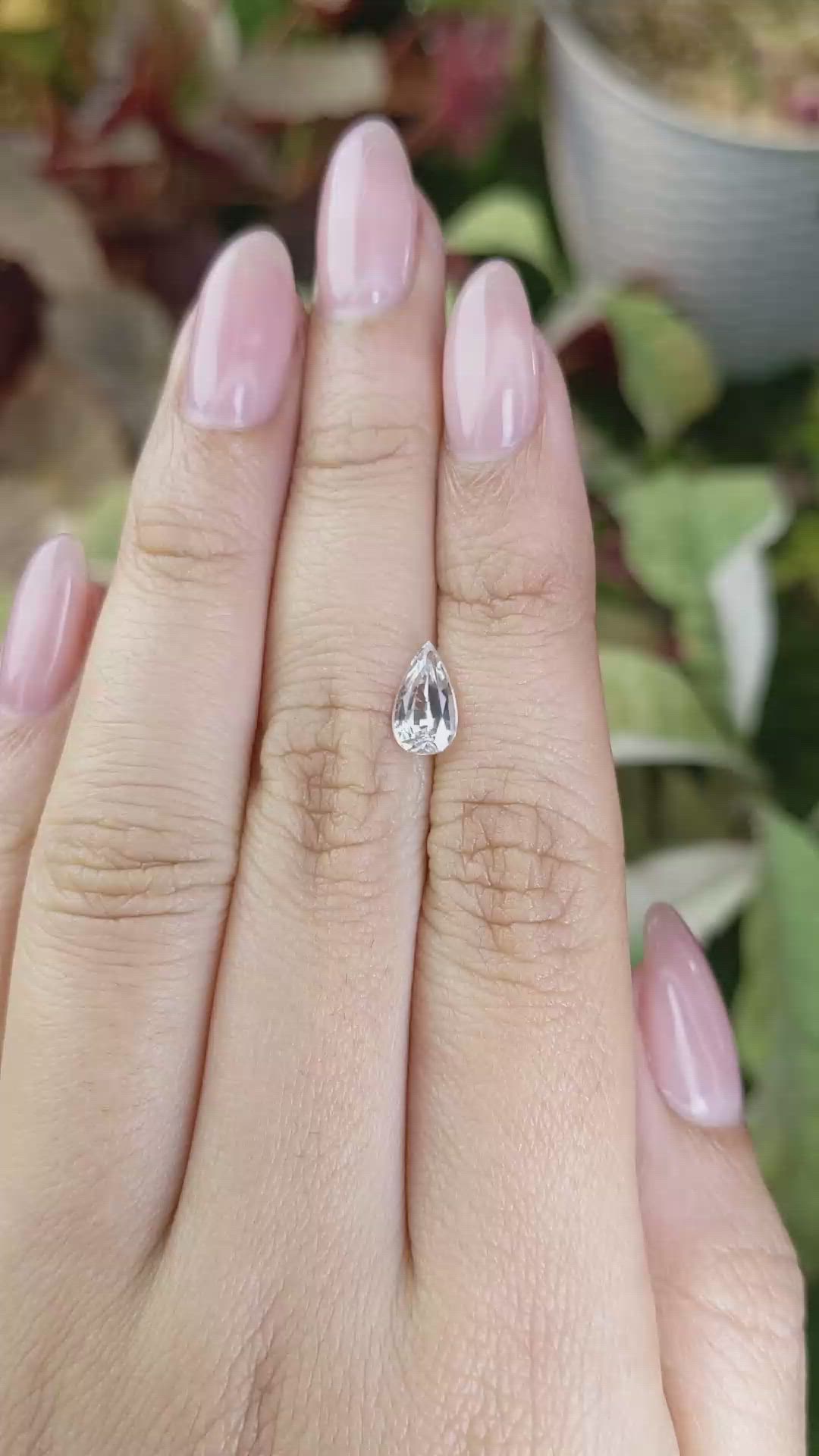 1.21 Ct. White Sapphire from Ceylon (Sri Lanka) Size Video