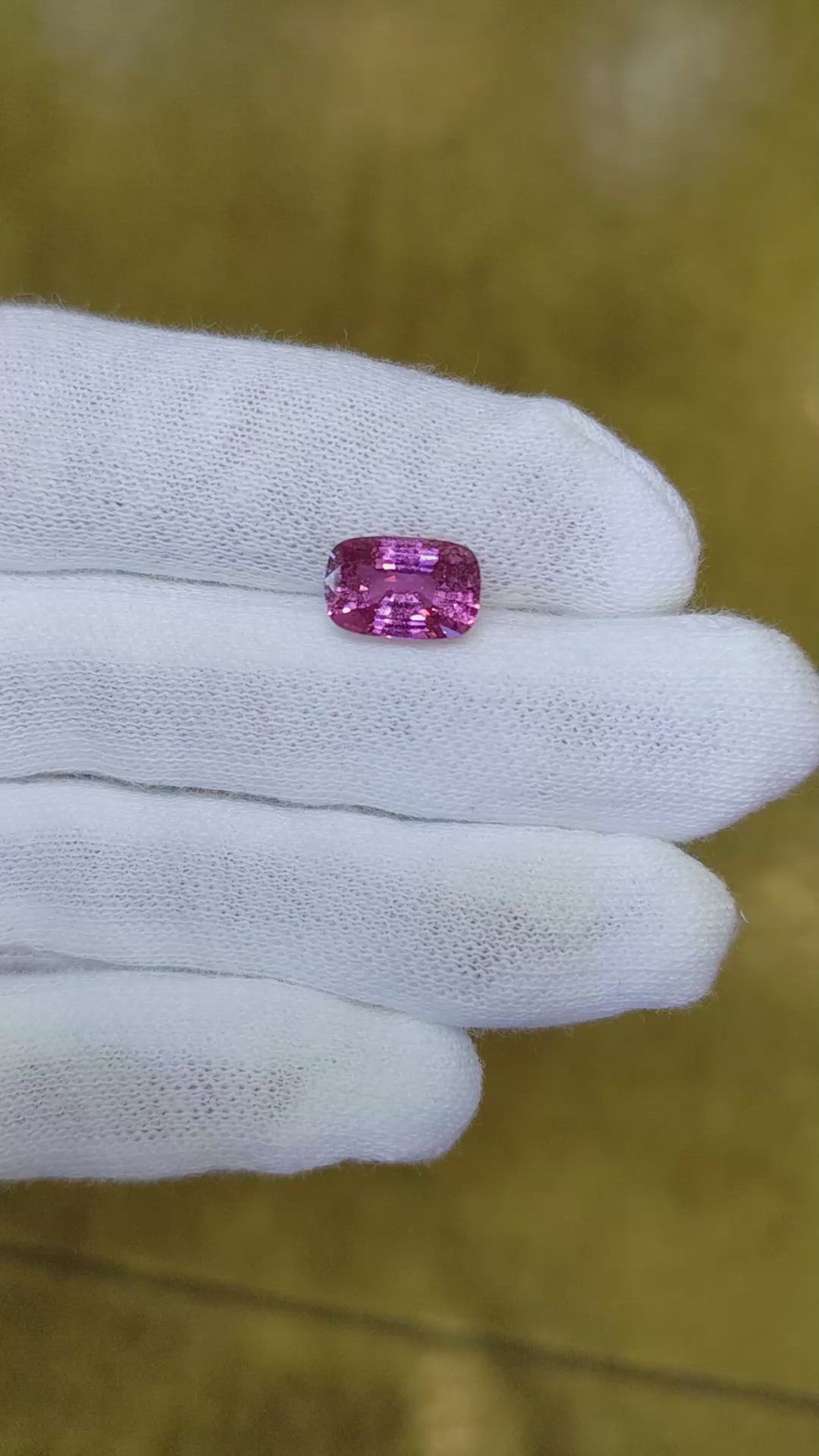 2.56 Ct. Pink Sapphire from Ceylon (Sri Lanka) Size Video