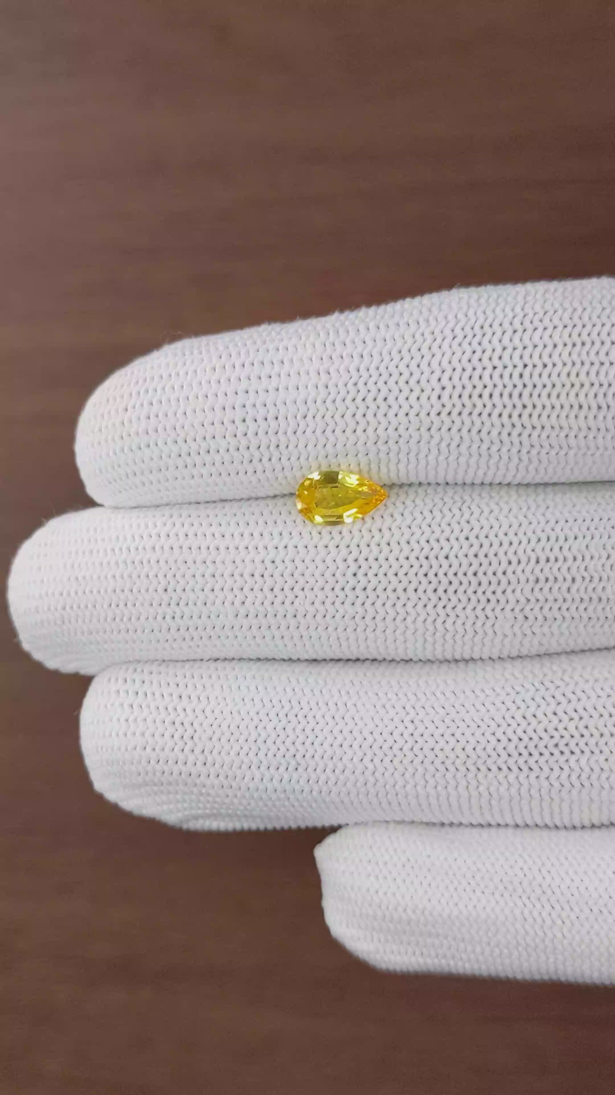 1.10 Ct. Yellow Sapphire from Ceylon (Sri Lanka) Size Video