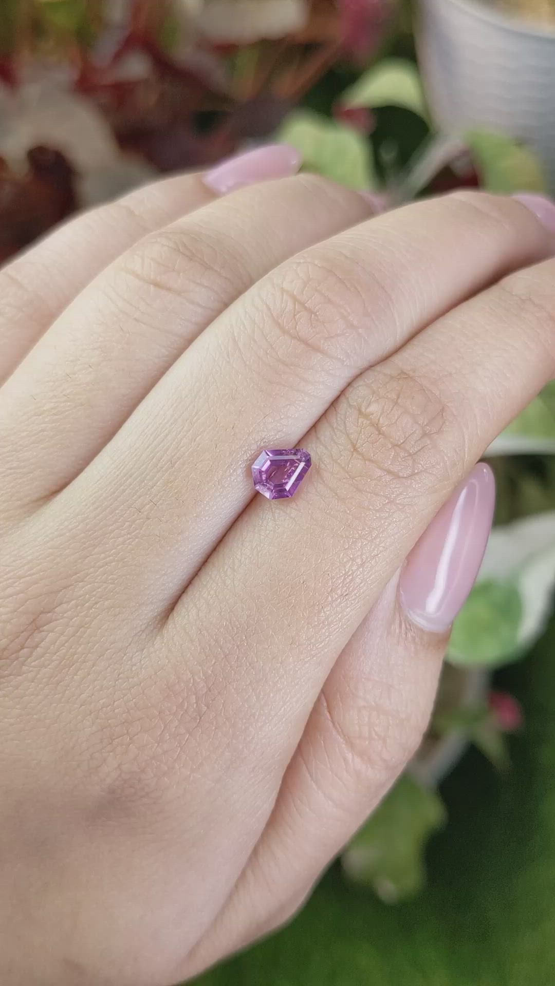 0.99 Ct. Pinkish Purple Sapphire from Ceylon (Sri Lanka) Size Video