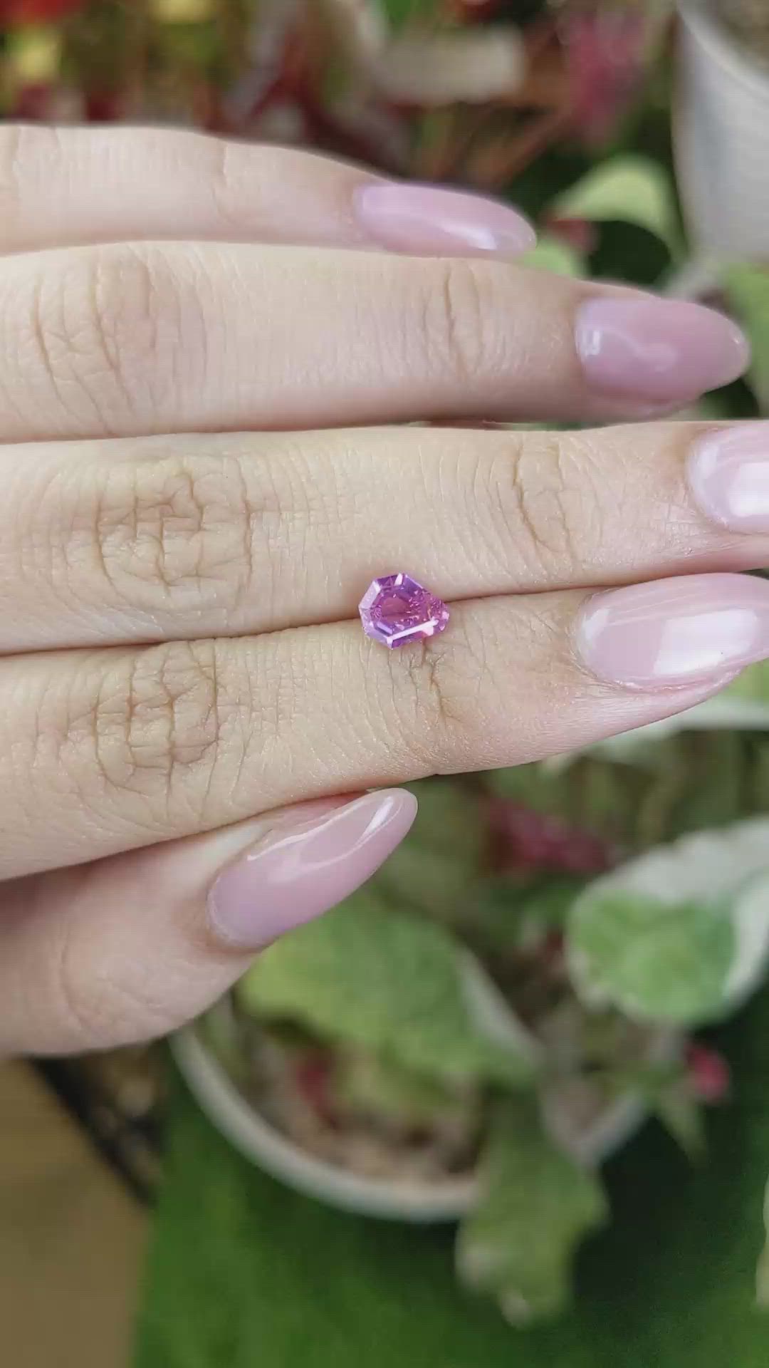 0.99 Ct. Pinkish Purple Sapphire from Ceylon (Sri Lanka) Size Video