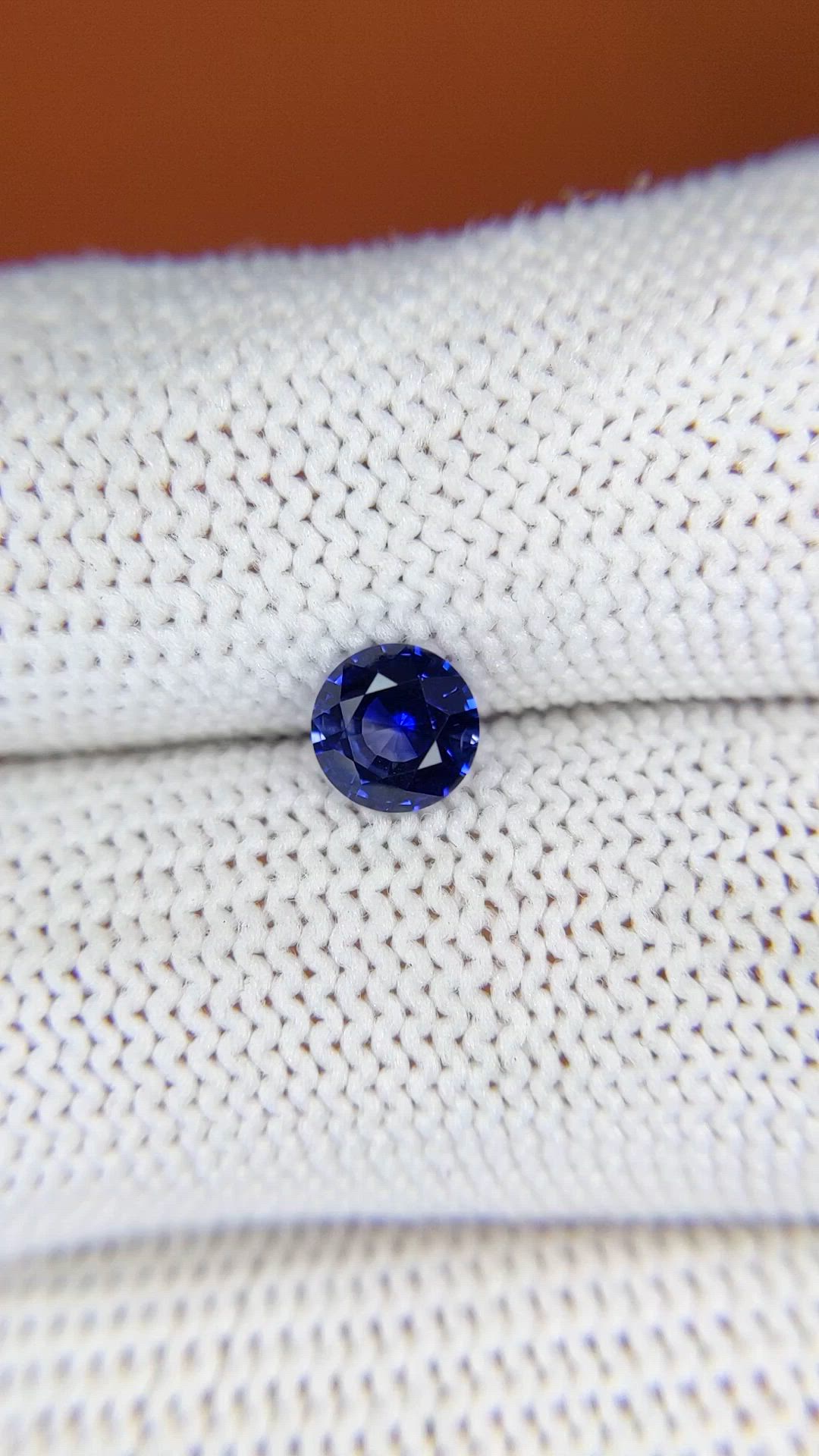 0.76 Ct. Blue Sapphire from Ceylon (Sri Lanka) Size Video