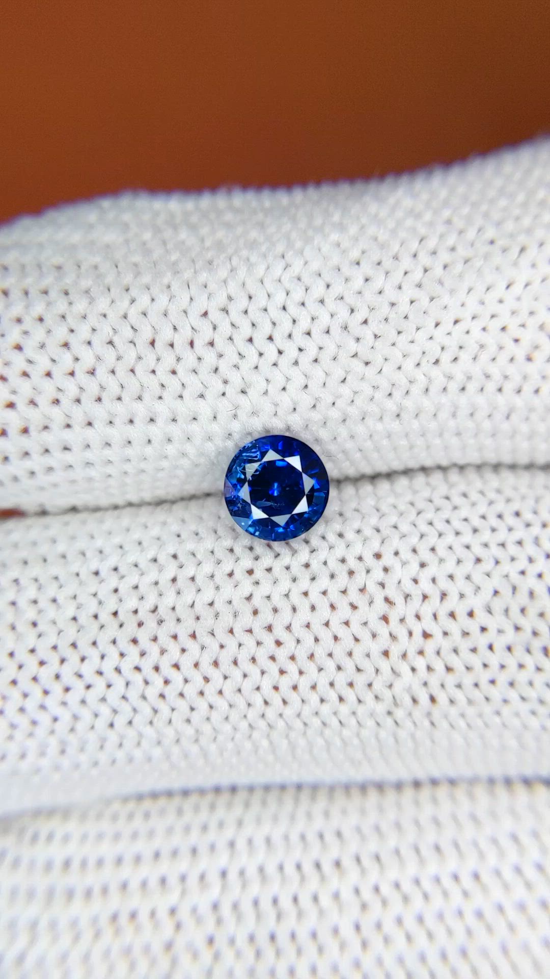 1.08 Ct. Blue Sapphire from Ceylon (Sri Lanka) Size Video