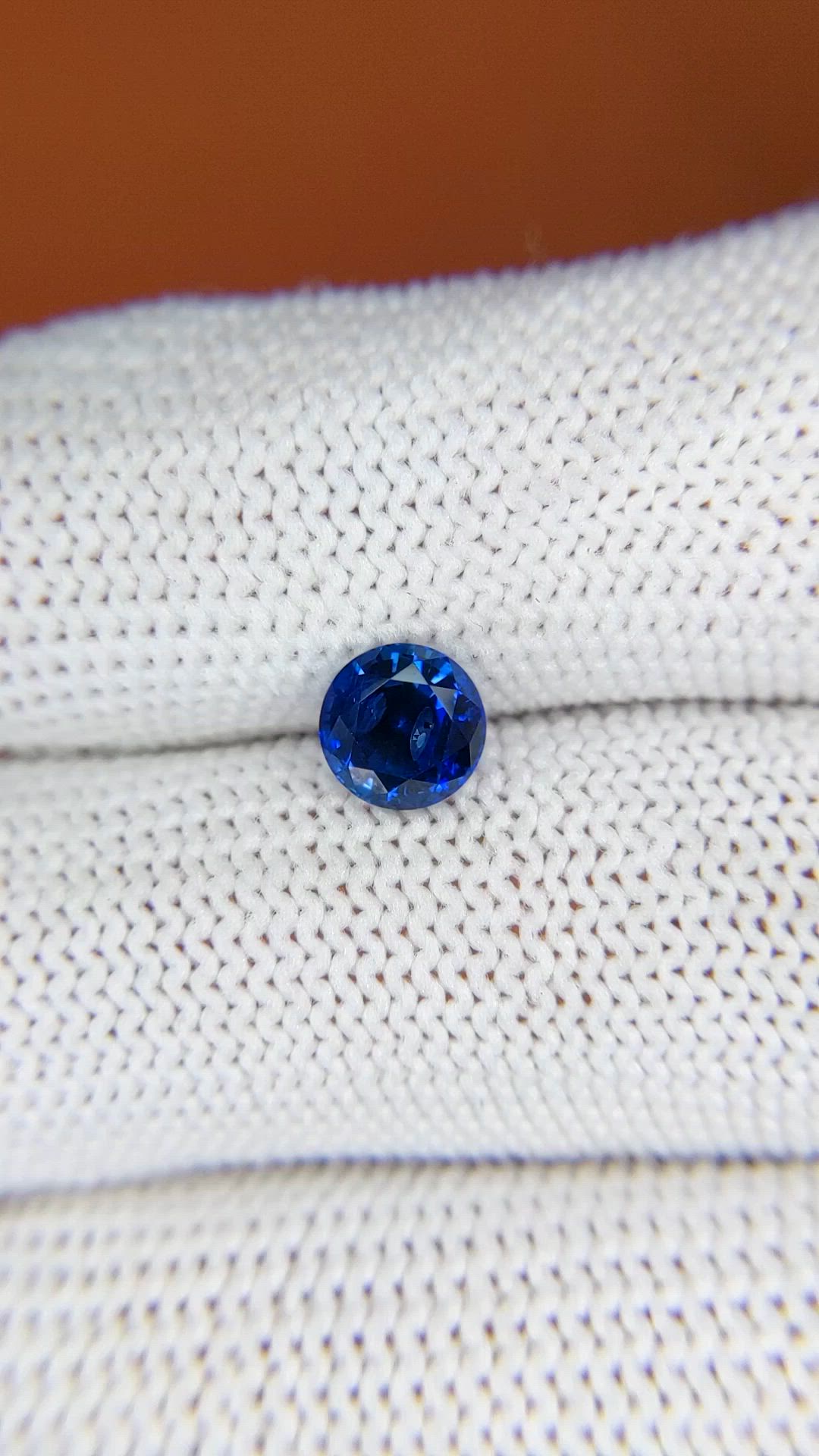 1.17 Ct. Blue Sapphire from Ceylon (Sri Lanka) Size Video