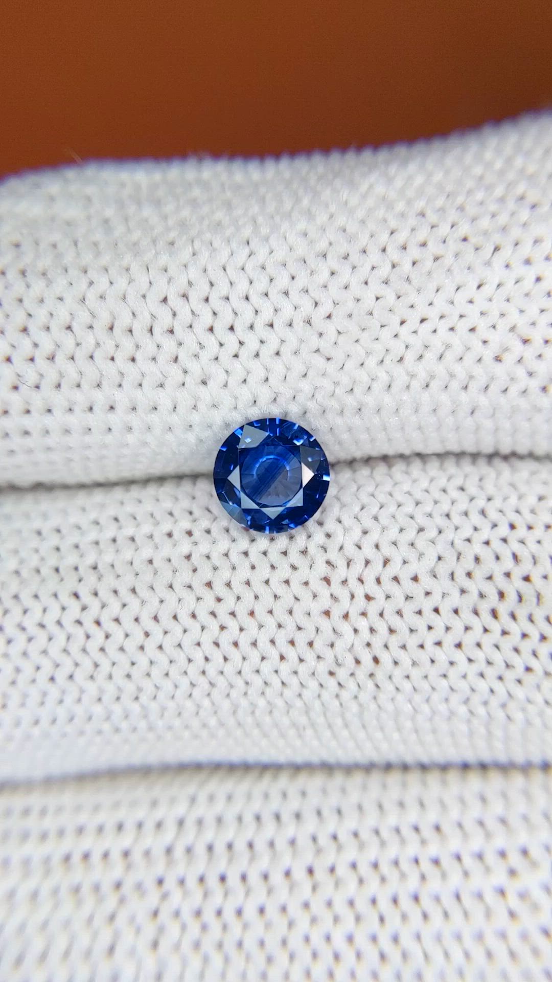 1.02 Ct. Blue Sapphire from Ceylon (Sri Lanka) Size Video