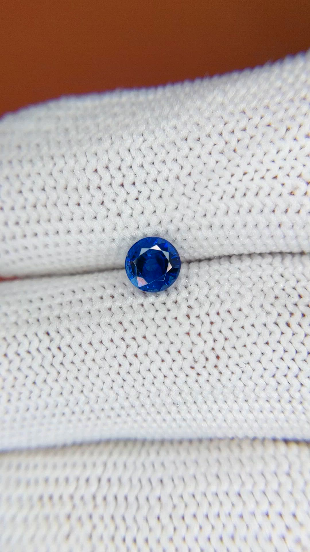 0.82 Ct. Blue Sapphire from Ceylon (Sri Lanka) Size Video