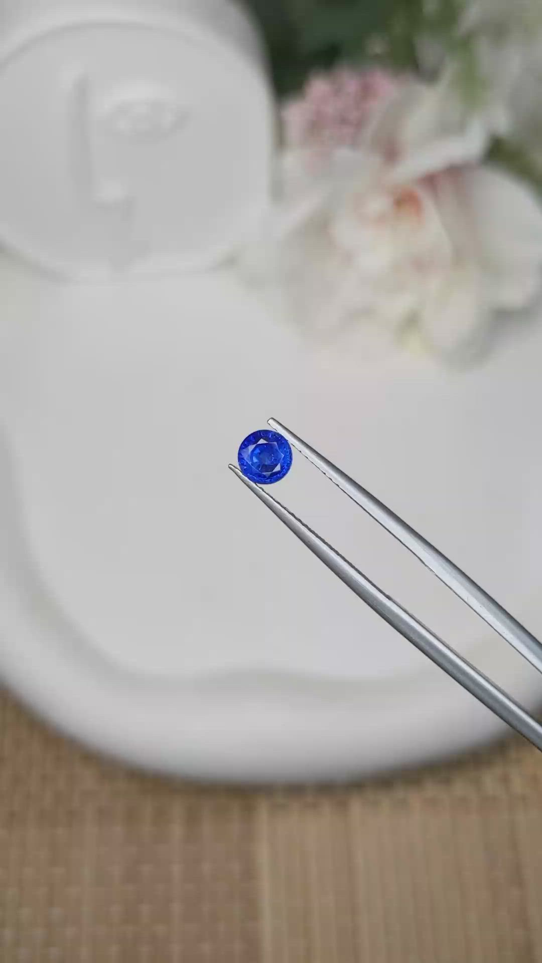 0.82 Ct. Blue Sapphire from Ceylon (Sri Lanka) Size Video