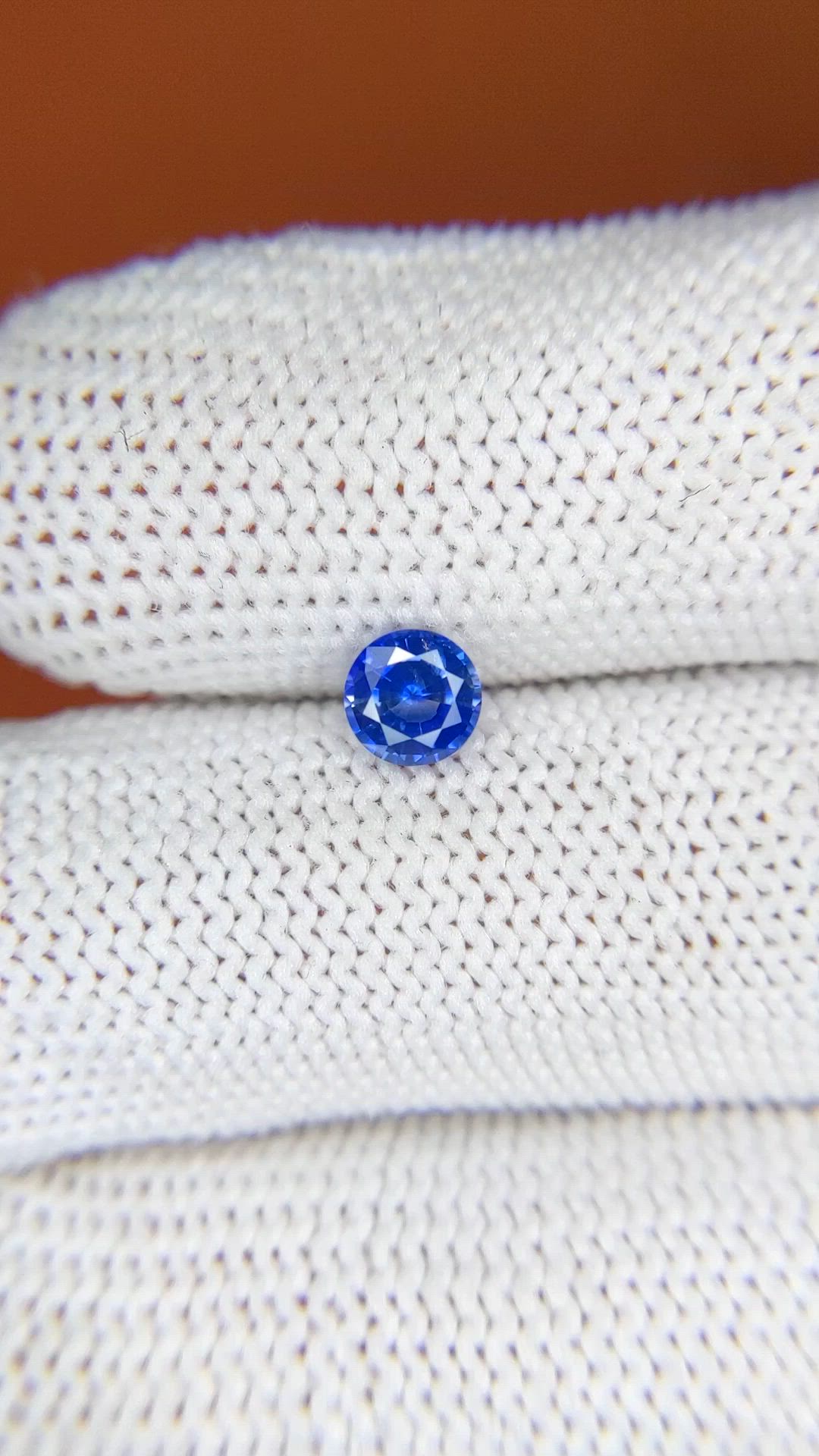 0.61 Ct. Blue Sapphire from Ceylon (Sri Lanka) Size Video