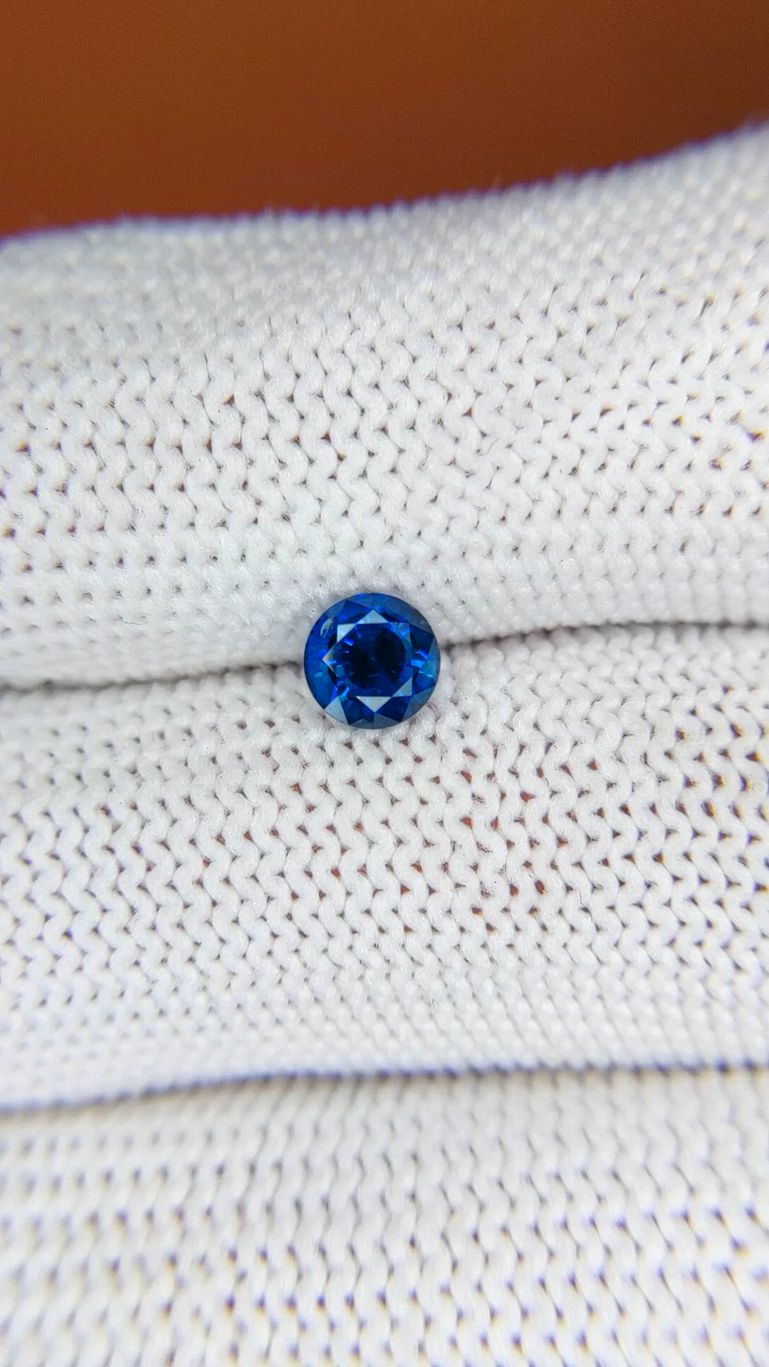 0.76 Ct. Blue Sapphire from Ceylon (Sri Lanka) Size Video