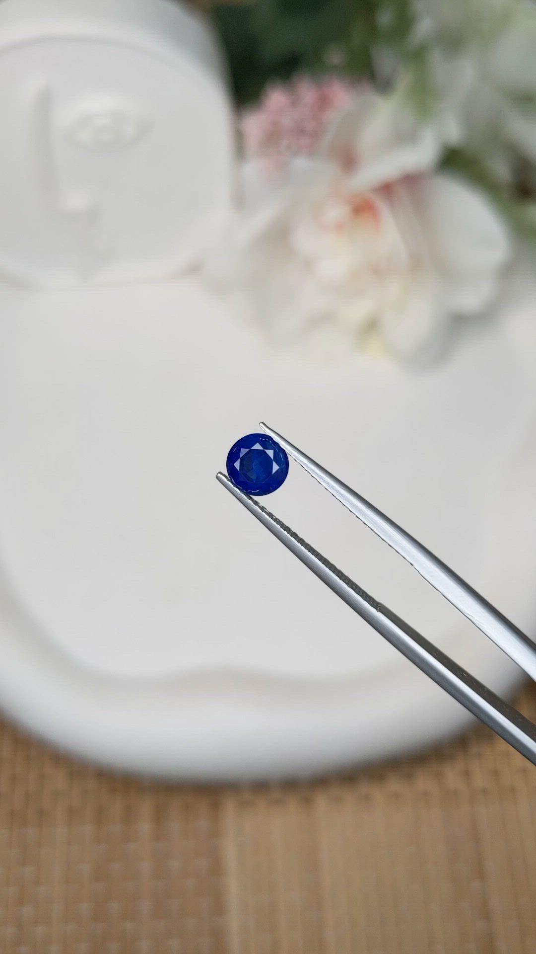 0.96 Ct. Blue Sapphire from Ceylon (Sri Lanka) Size Video