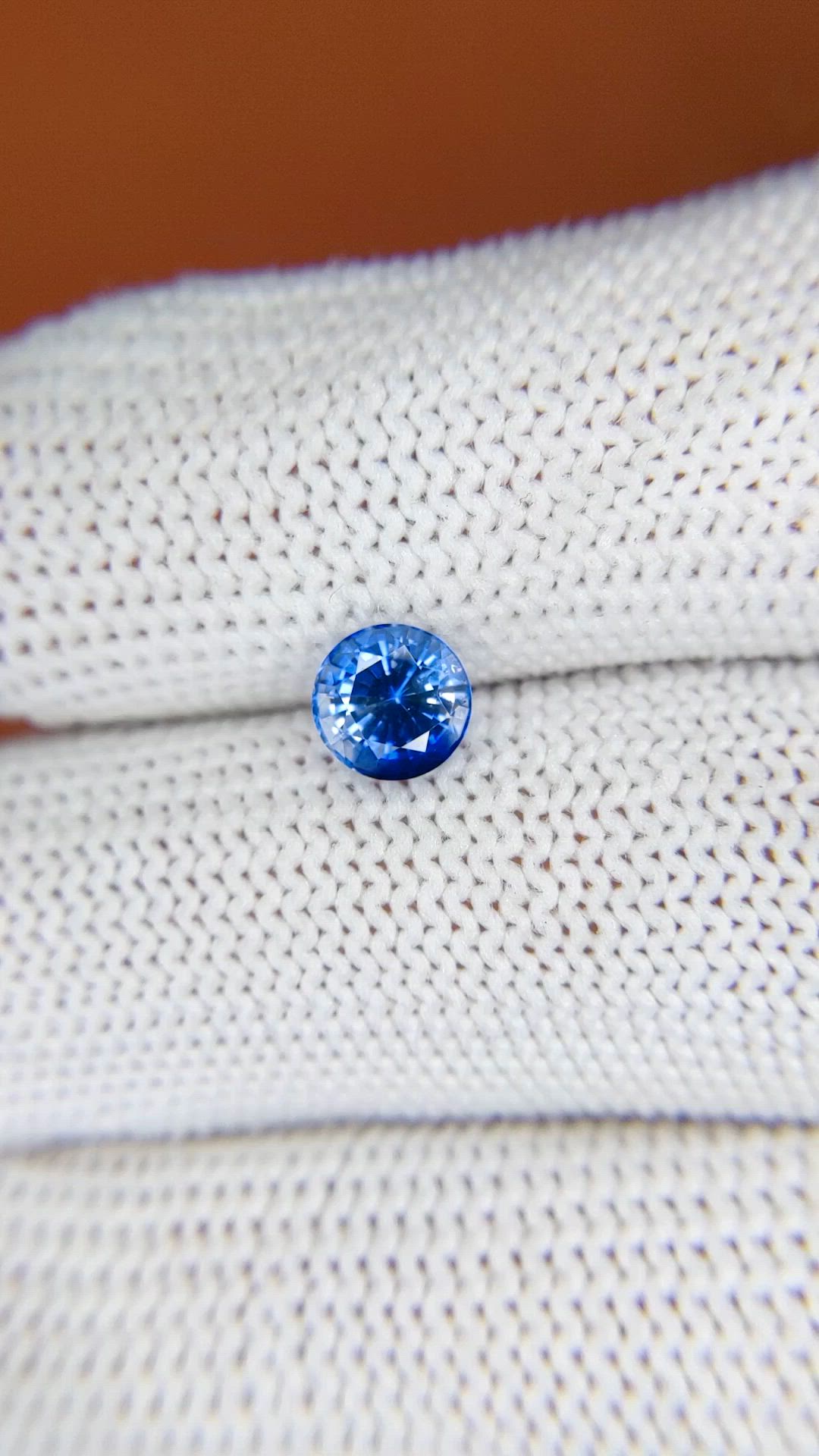 1.09 Ct. Blue Sapphire from Ceylon (Sri Lanka) Size Video