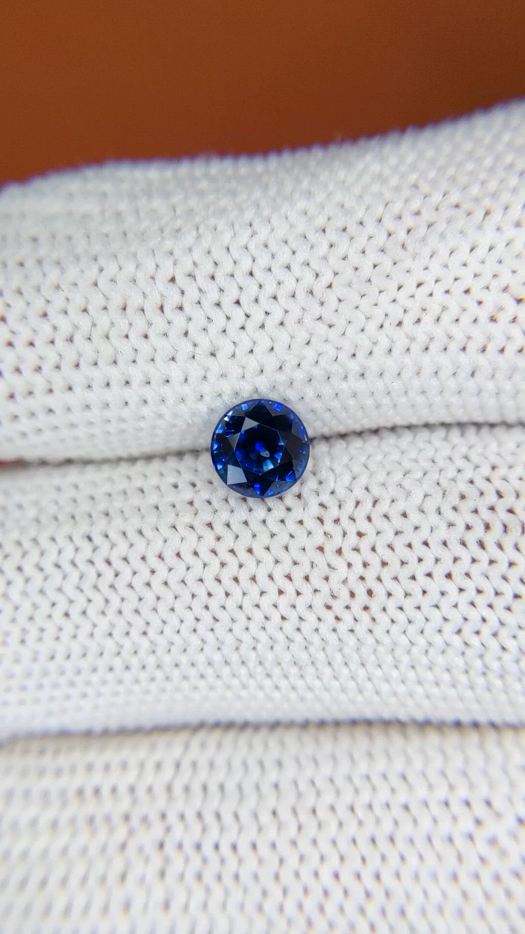1.04 Ct. Blue Sapphire from Ceylon (Sri Lanka) Size Video