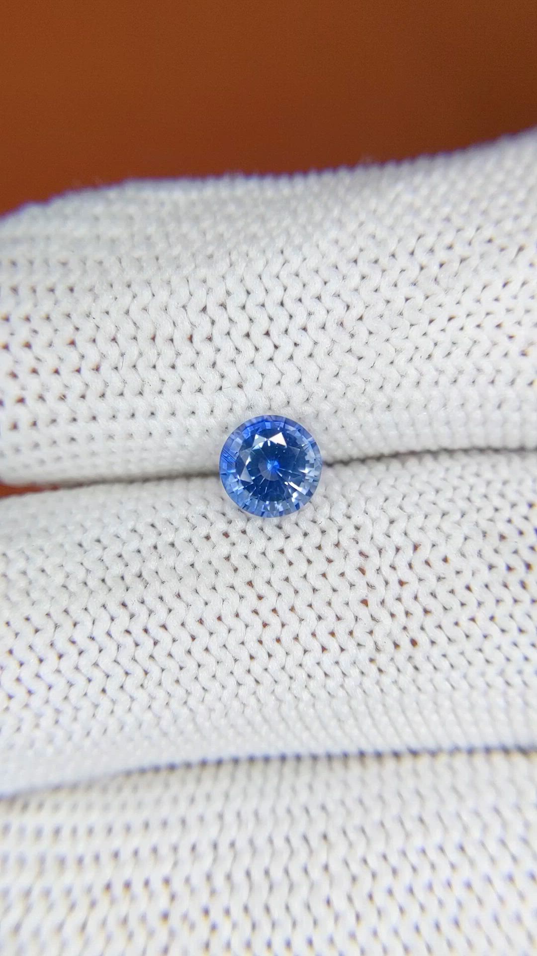 1.00 Ct. Blue Sapphire from Ceylon (Sri Lanka) Size Video