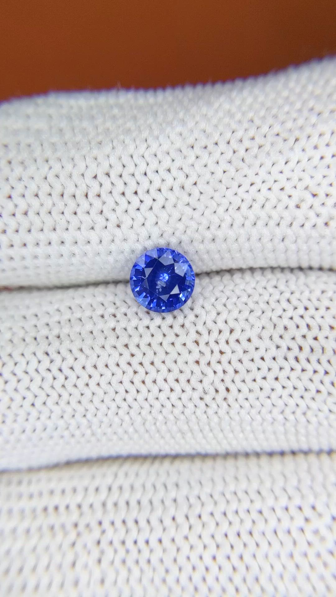 0.97 Ct. Blue Sapphire from Ceylon (Sri Lanka) Size Video