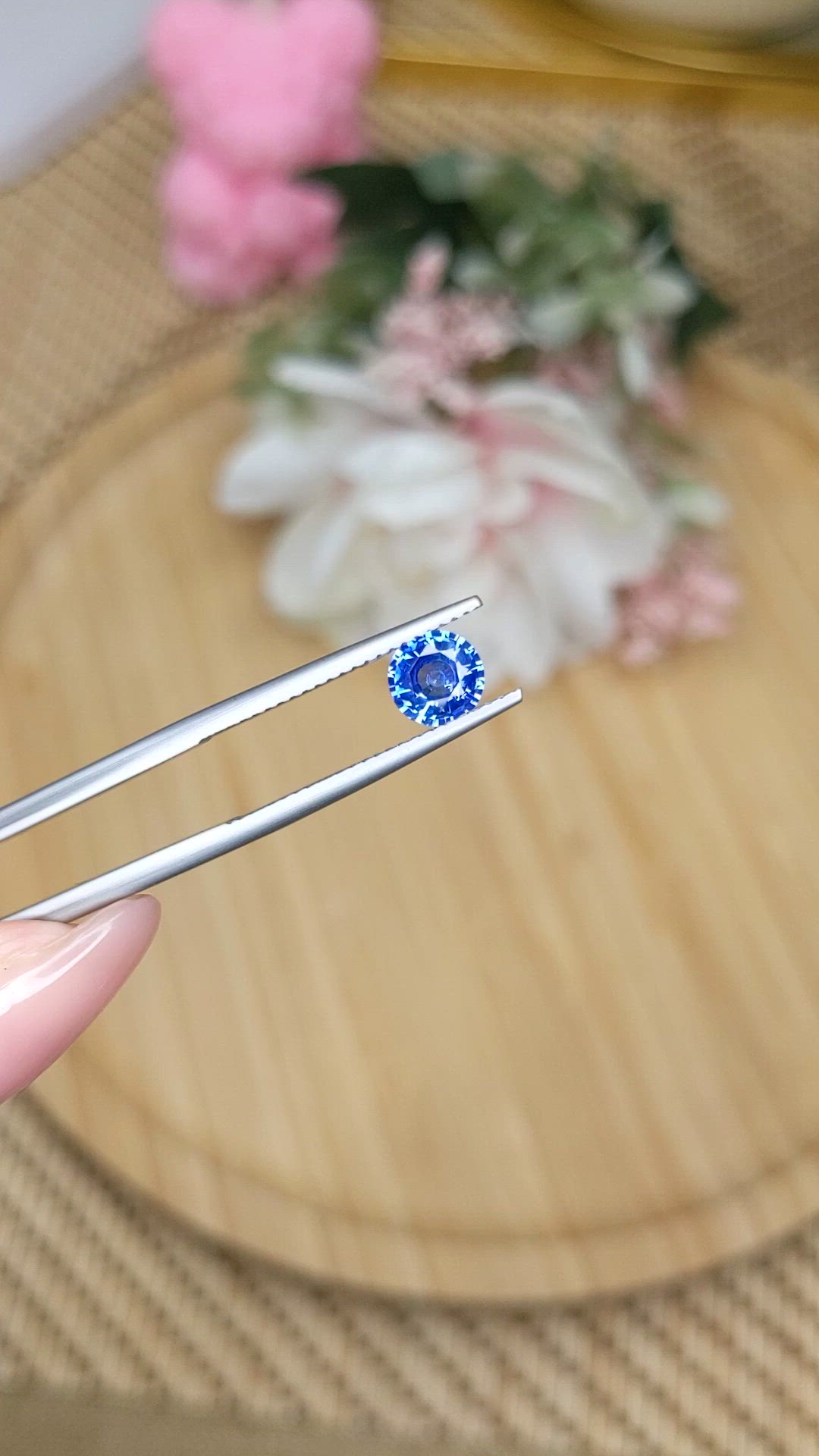 0.85 Ct. Blue Sapphire from Ceylon (Sri Lanka) Size Video