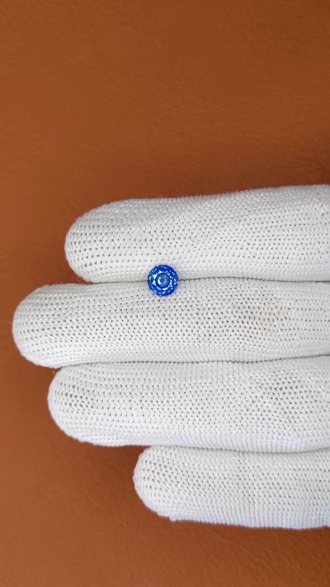 0.85 Ct. Blue Sapphire from Ceylon (Sri Lanka) Size Video